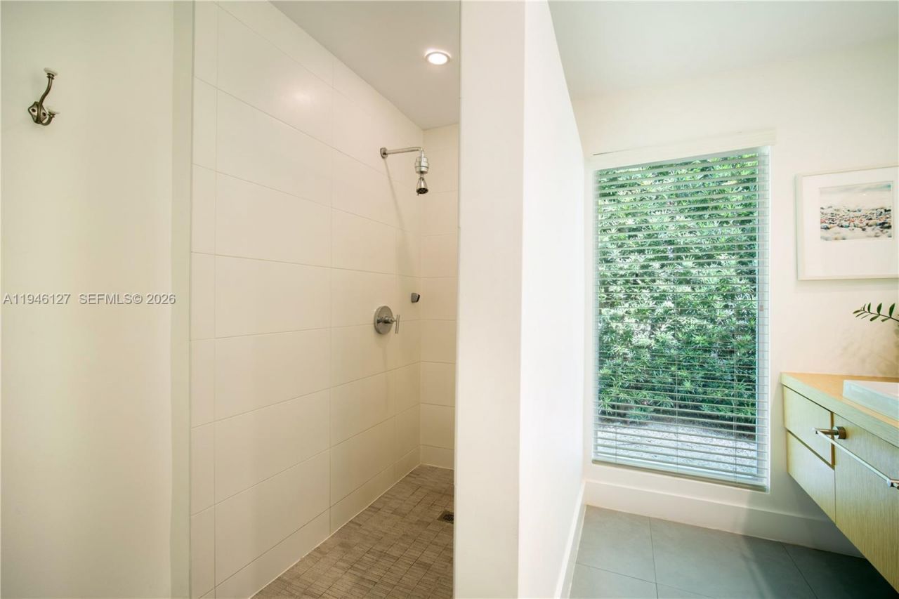 861 Harbor Dr, Key Biscayne, FL 33149 Photo