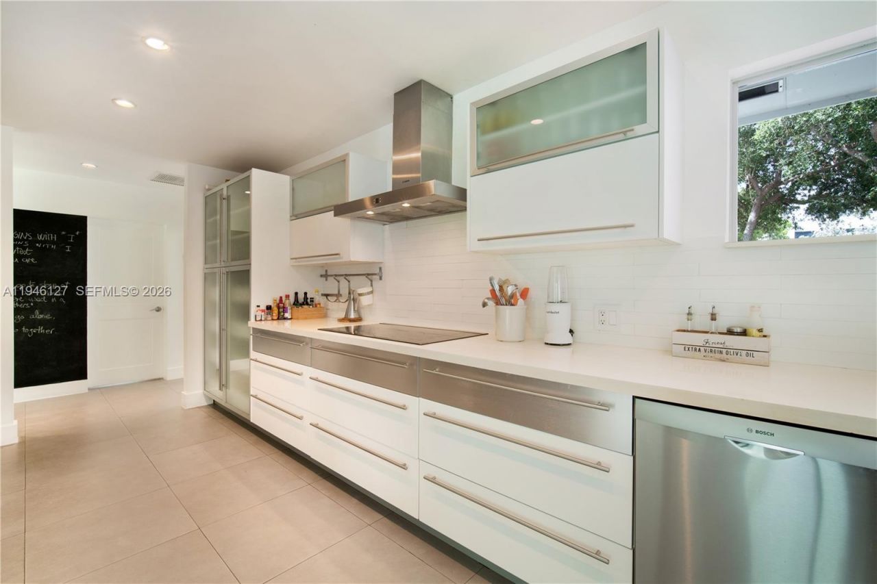 861 Harbor Dr, Key Biscayne, FL 33149 Photo