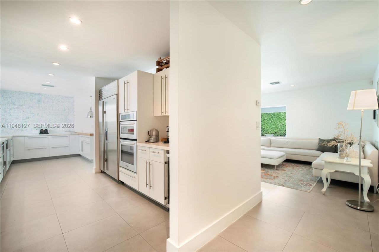 861 Harbor Dr, Key Biscayne, FL 33149 Photo