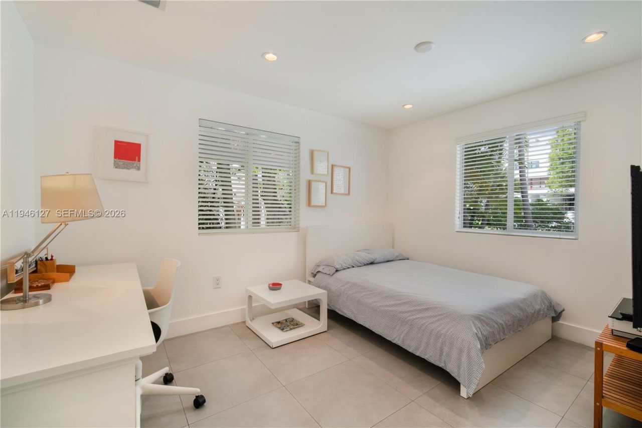 861 Harbor Dr, Key Biscayne, FL 33149 Photo