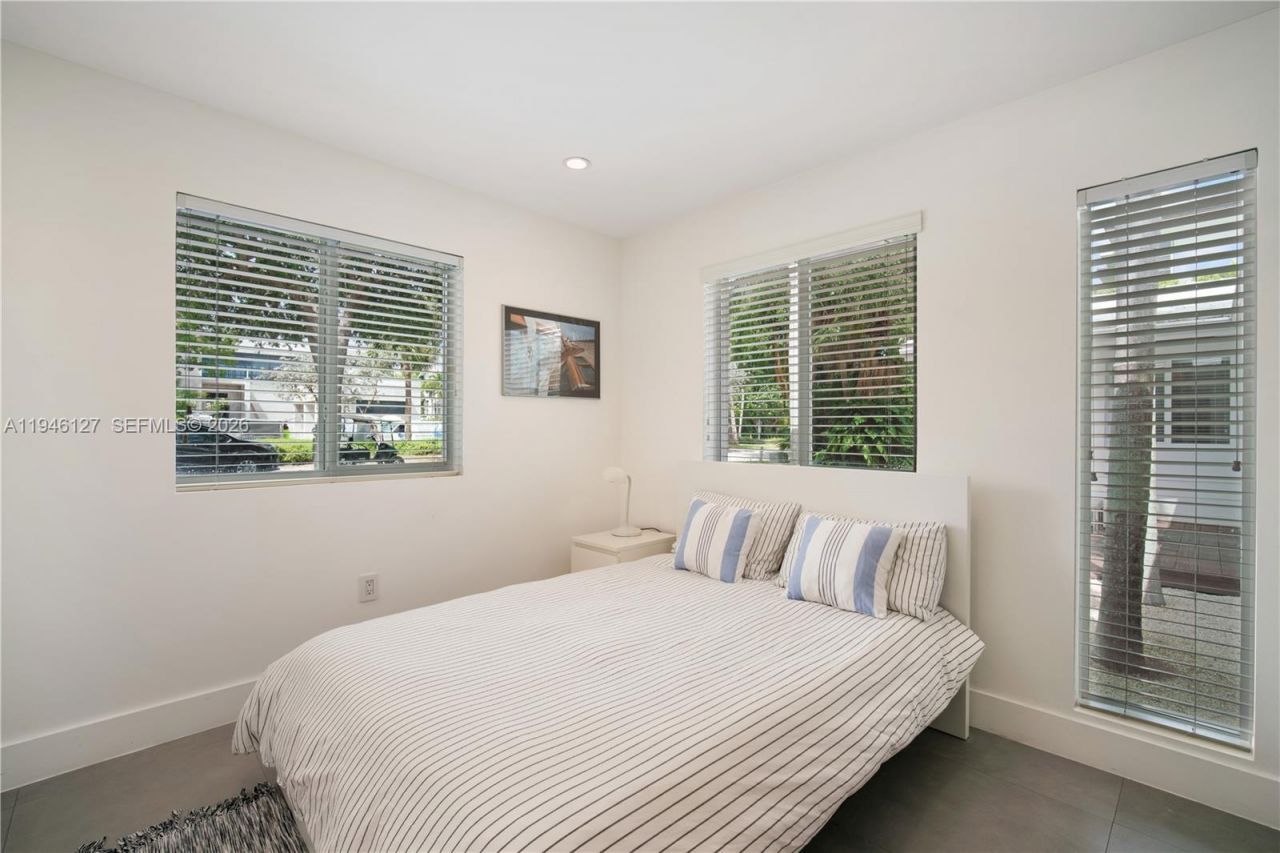 861 Harbor Dr, Key Biscayne, FL 33149 Photo