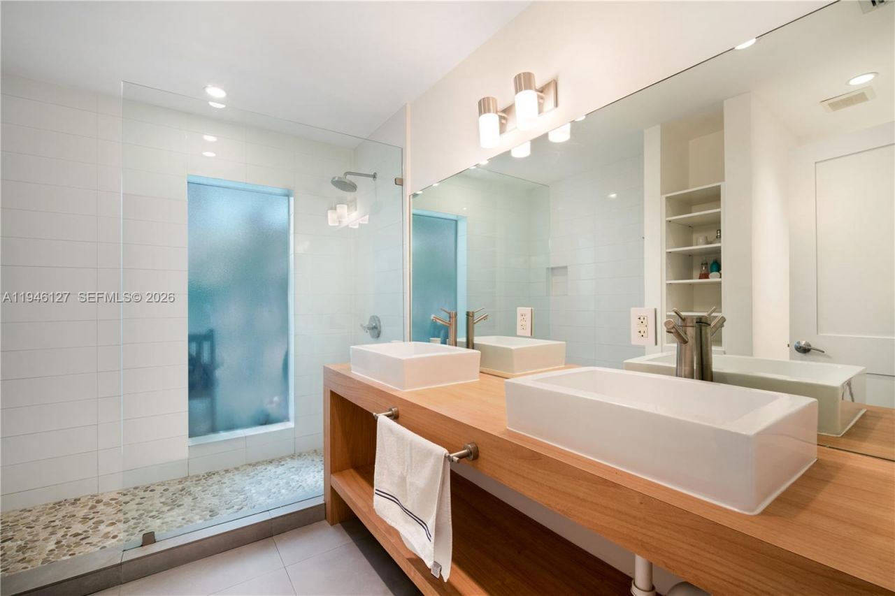 861 Harbor Dr, Key Biscayne, FL 33149 Photo