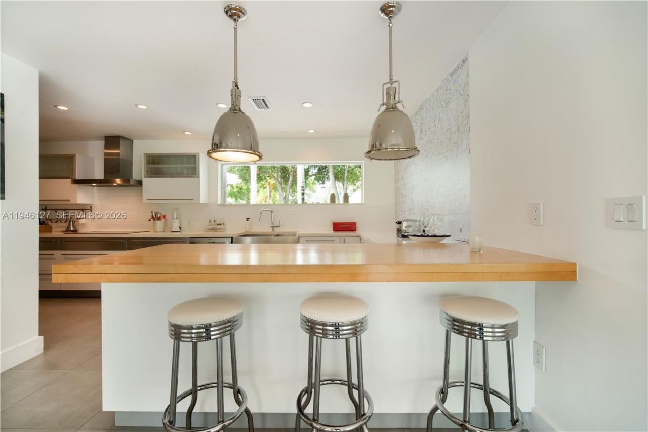 861 Harbor Dr, Key Biscayne, FL 33149 Photo