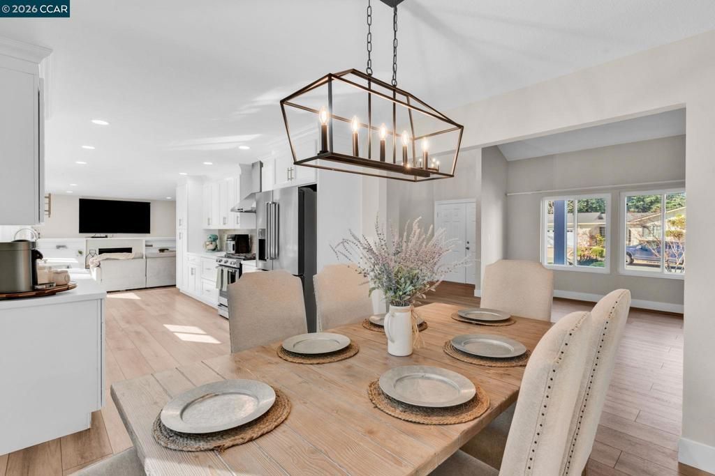 327 327 Mt Washington Way, Clayton, CA 94517 Main Photo