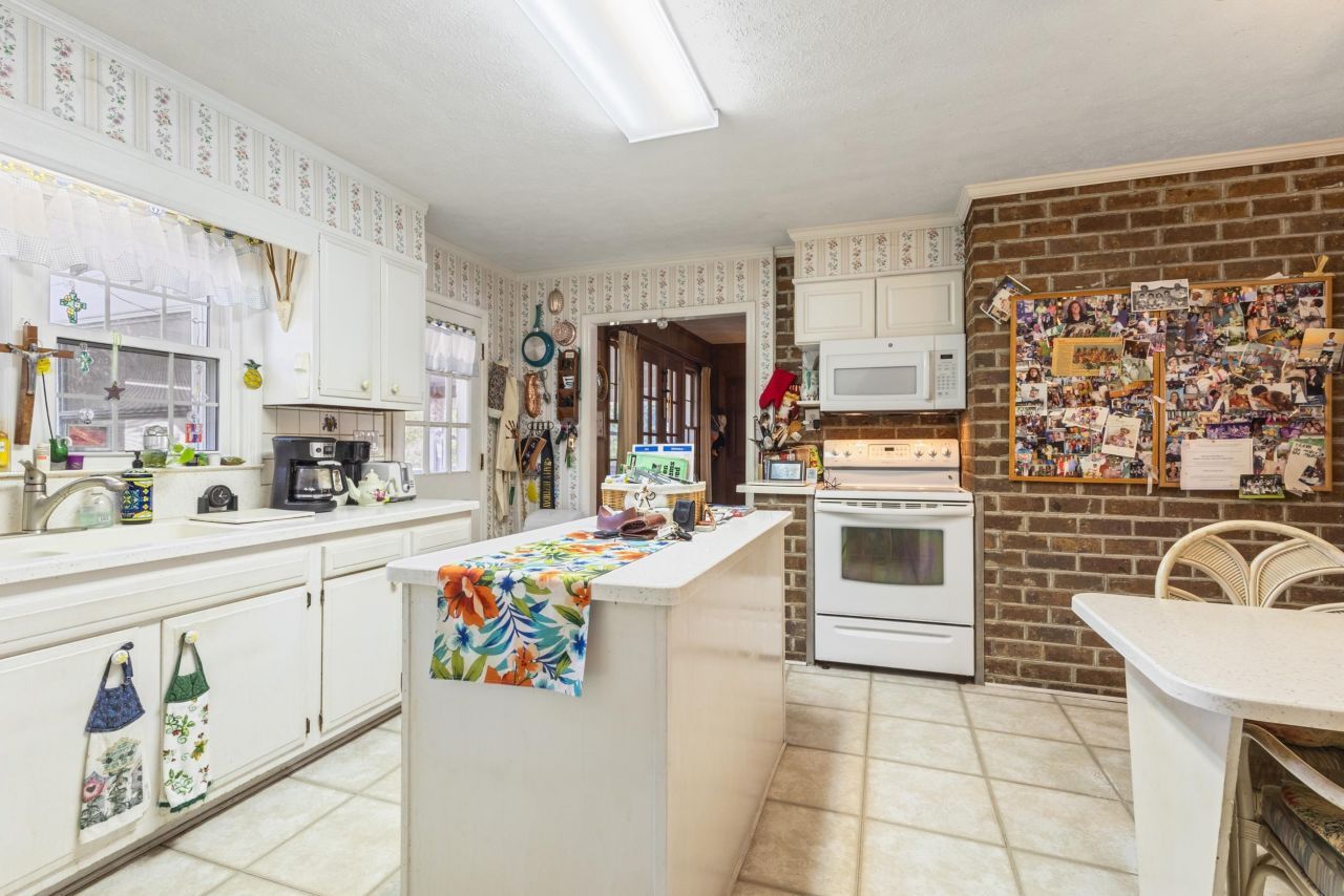 7603 Kingswood Dr. Photo 19