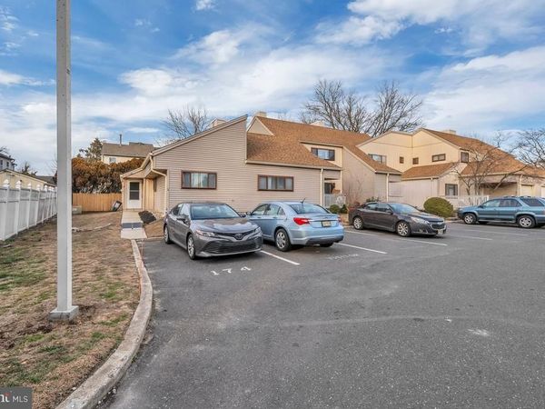 18 CHISWICK DRIVE, LINDENWOLD, NJ 08021