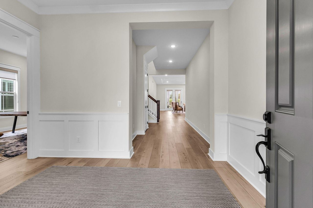 677 Marsh Cove Circle Photo 7