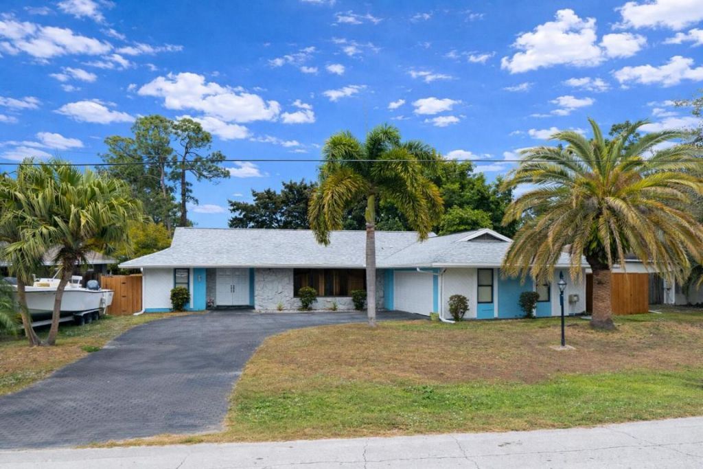 751 SE Polynesian Avenue, Port Saint Lucie, FL 34983 Photo