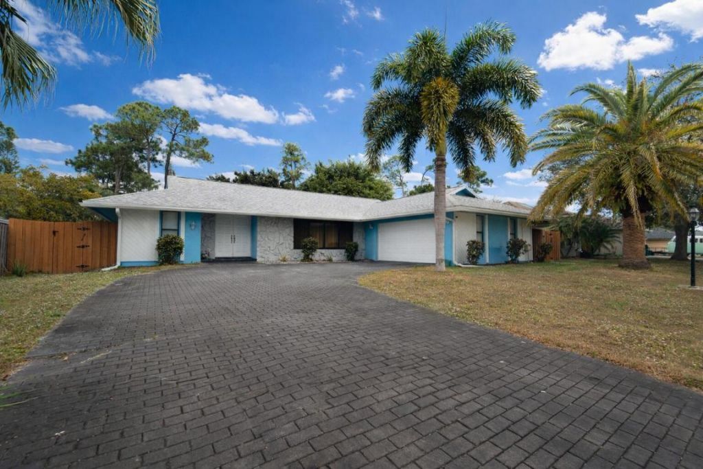 751 SE Polynesian Avenue, Port Saint Lucie, FL 34983 Photo