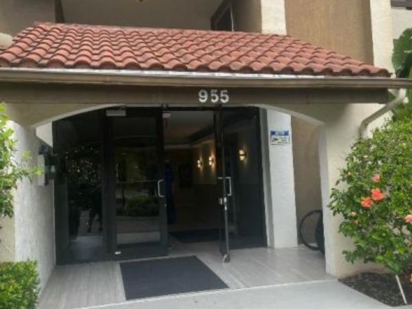 955 Egret Circle, Unit 411, Delray Beach, FL 33444