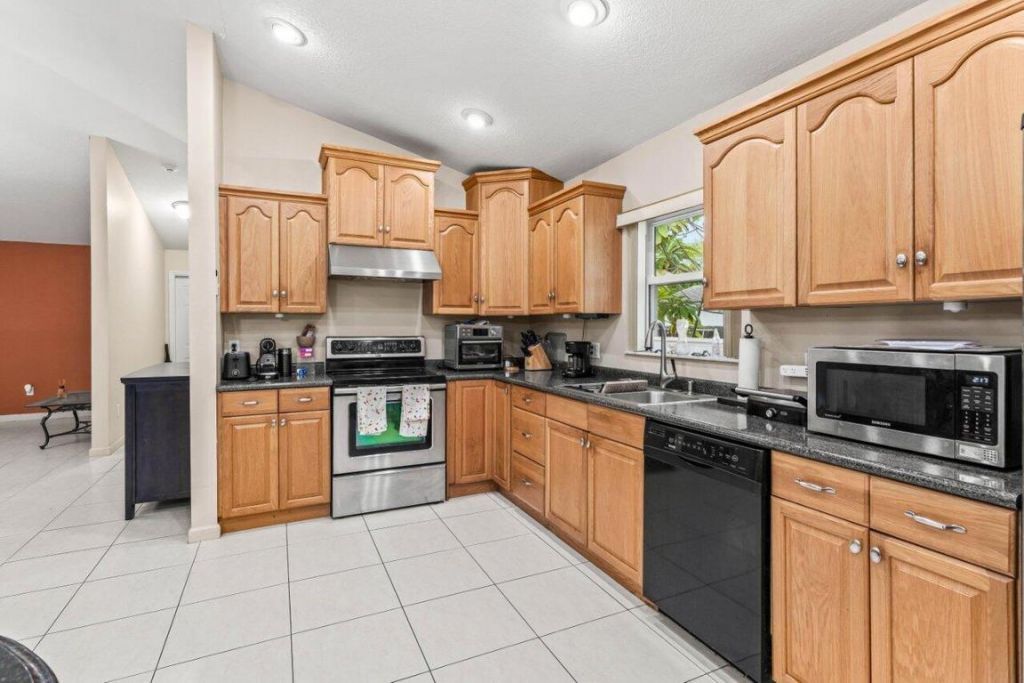 1501 N Palmway, Lake Worth Beach, FL 33460 Photo