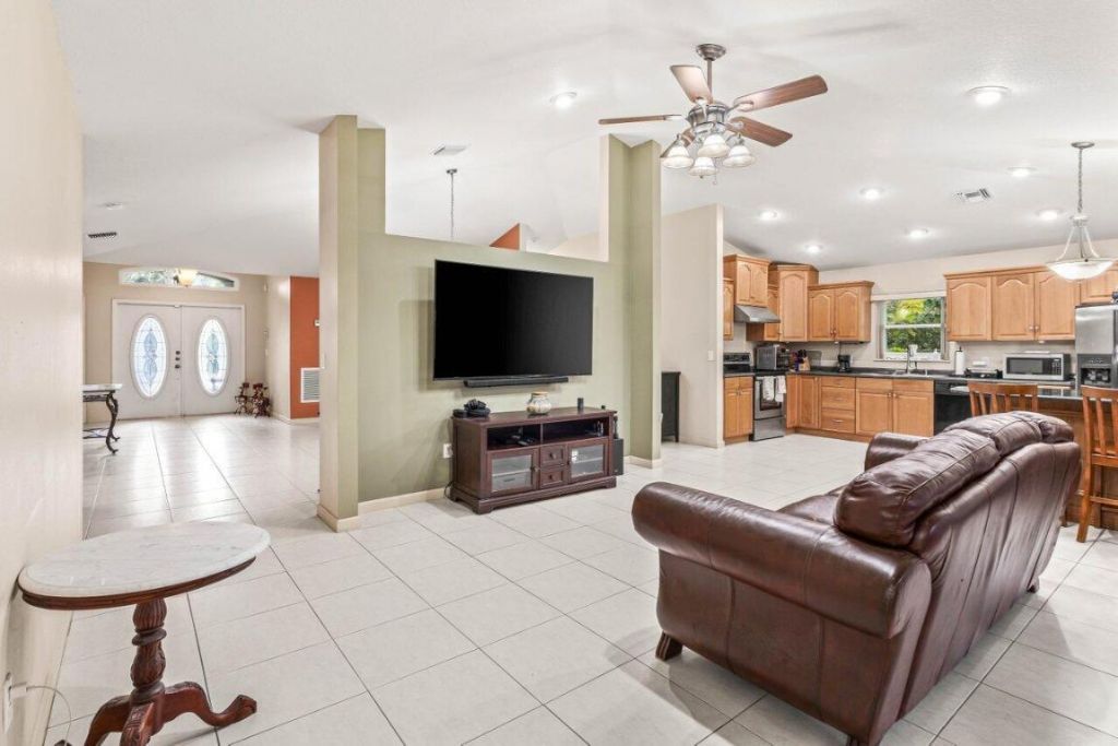 1501 N Palmway, Lake Worth Beach, FL 33460 Photo