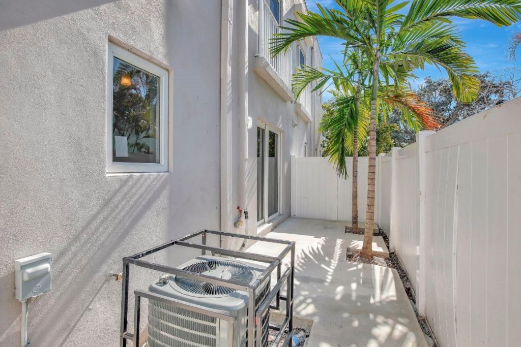 1104 S 20th Avenue, Hollywood, FL 33020 Photo