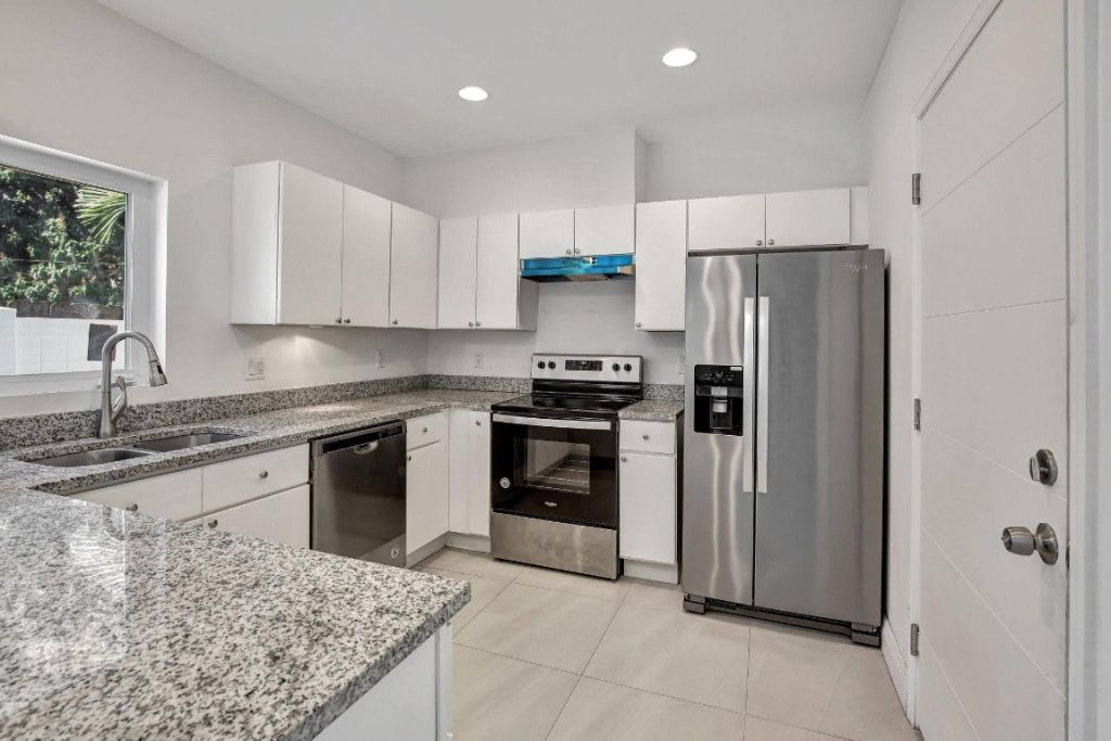 1104 S 20th Avenue, Hollywood, FL 33020 Photo