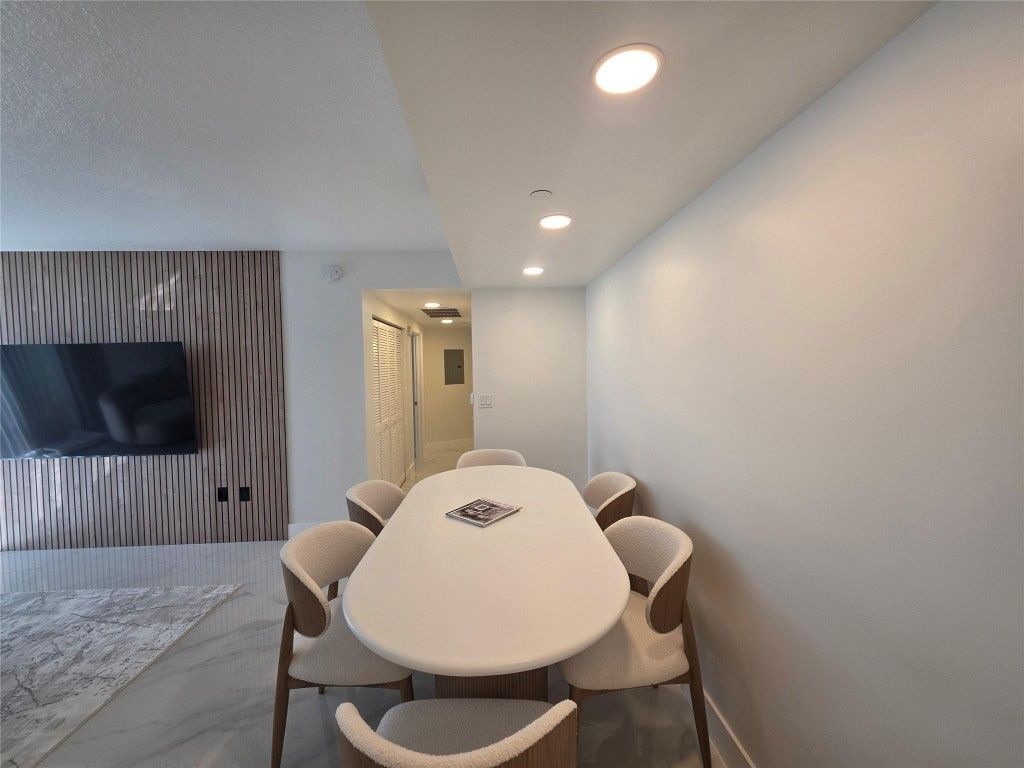 19501 W Country Club Drive, Unit 2306, Aventura, FL 33180 Photo