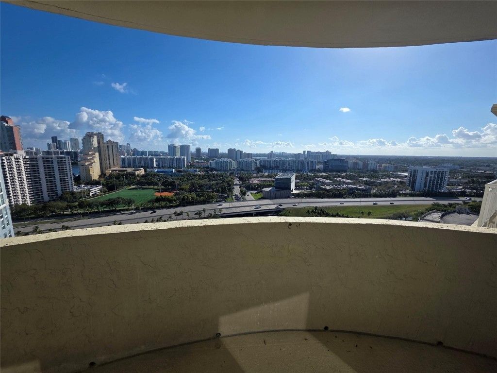 19501 W Country Club Drive, Unit 2306, Aventura, FL 33180 Photo