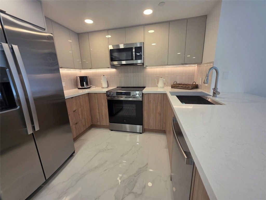 19501 W Country Club Drive, Unit 2306, Aventura, FL 33180 Photo