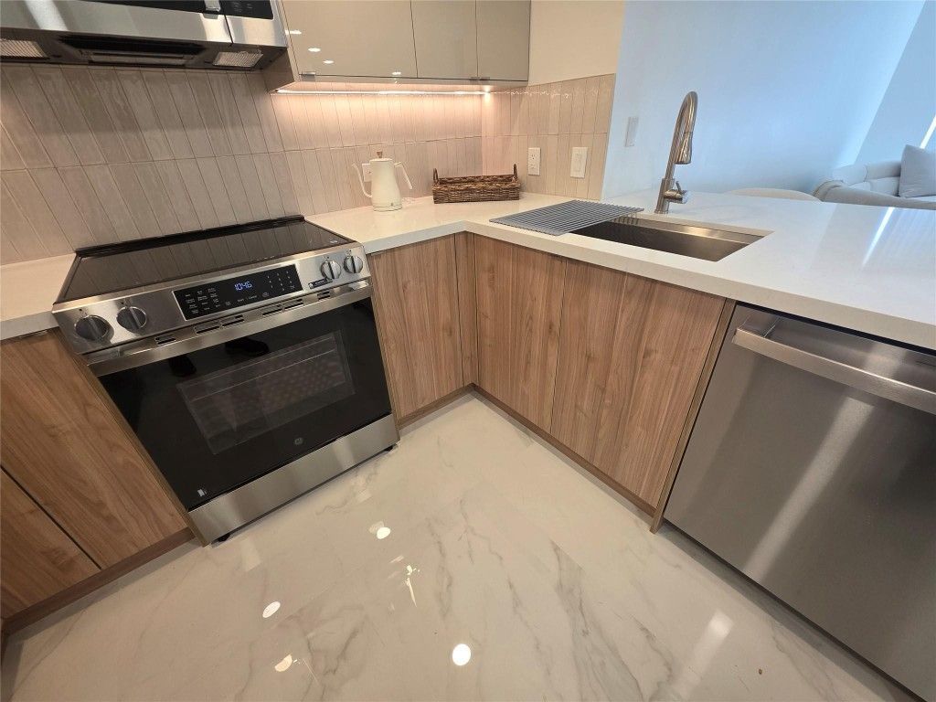 19501 W Country Club Drive, Unit 2306, Aventura, FL 33180 Photo