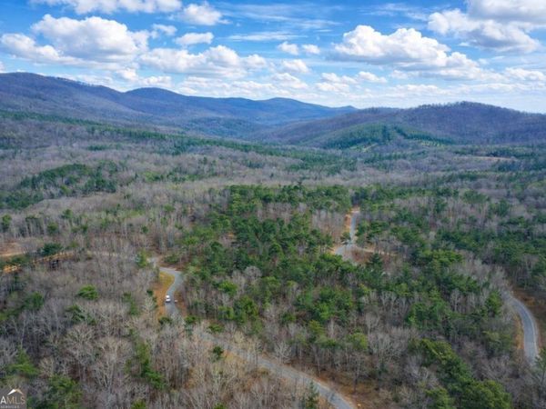 2834 Twisted Oak Road, Ellijay, GA 30536