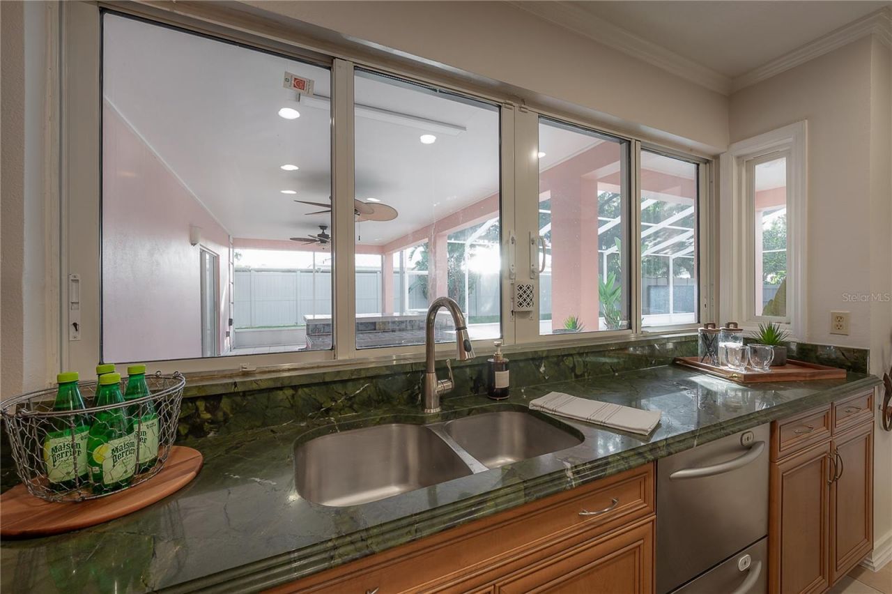 2908 Whittington Place, Tampa, FL 33618 Photo