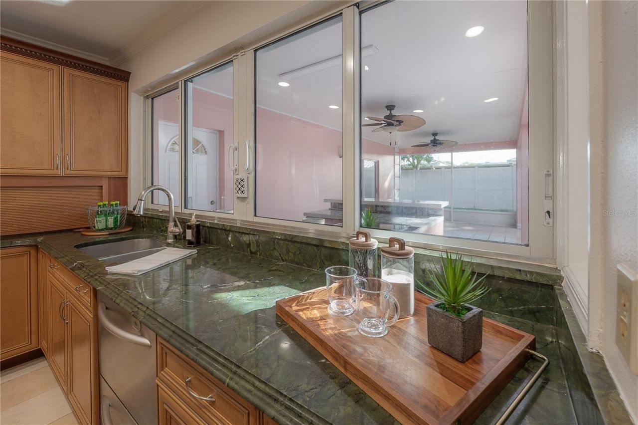 2908 Whittington Place, Tampa, FL 33618 Photo