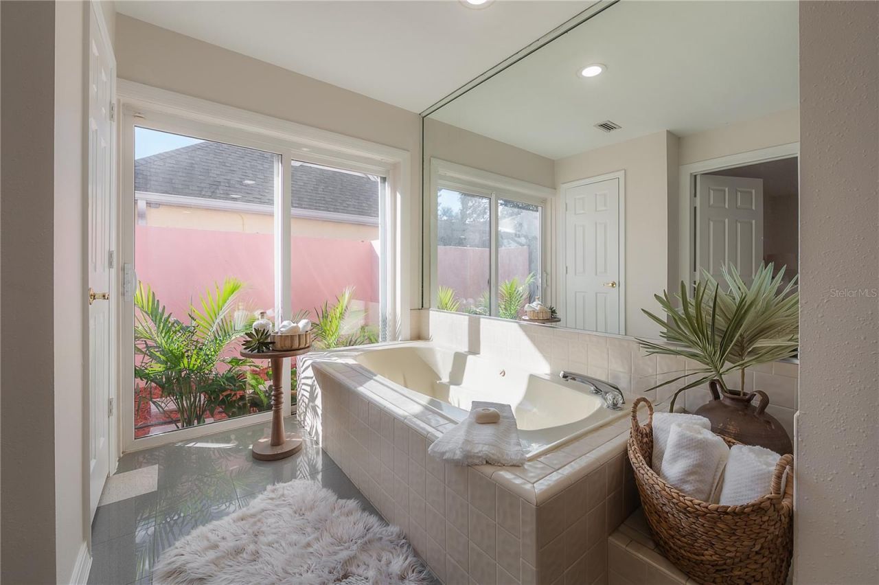 2908 Whittington Place, Tampa, FL 33618 Photo