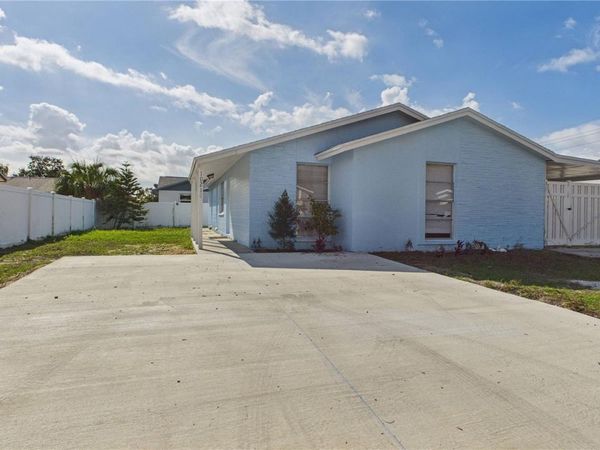 10214 CUTTEN GREEN COURT, TAMPA, FL 33615