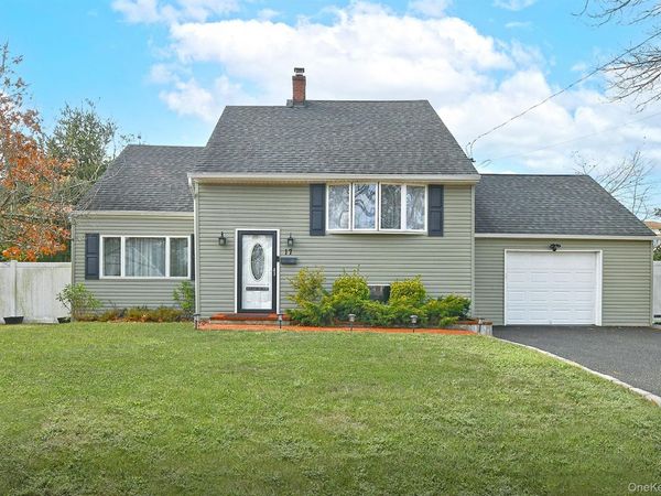 17 Pine Tree Road, South Huntington, NY 11746