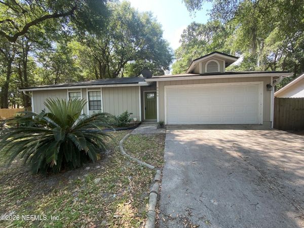8050 VOLTAIRE Court E, Jacksonville, FL 32277