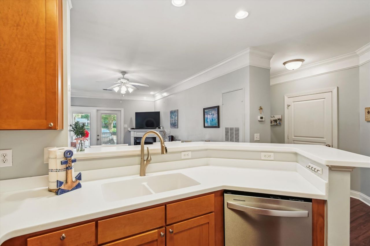 1025 Riverland Woods Place Photo 11