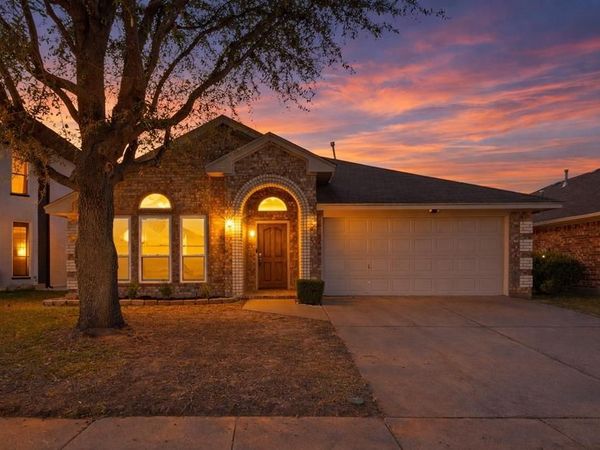 908 Churchhill Drive, Saginaw, TX 76131