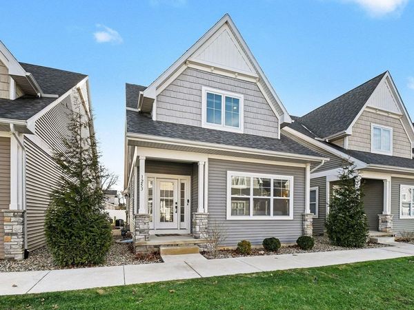 1253 Echoes Circle, South Bend, IN 46617