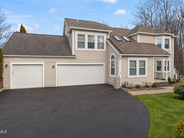 145 Killarney Drive, Niskayuna, NY 12309