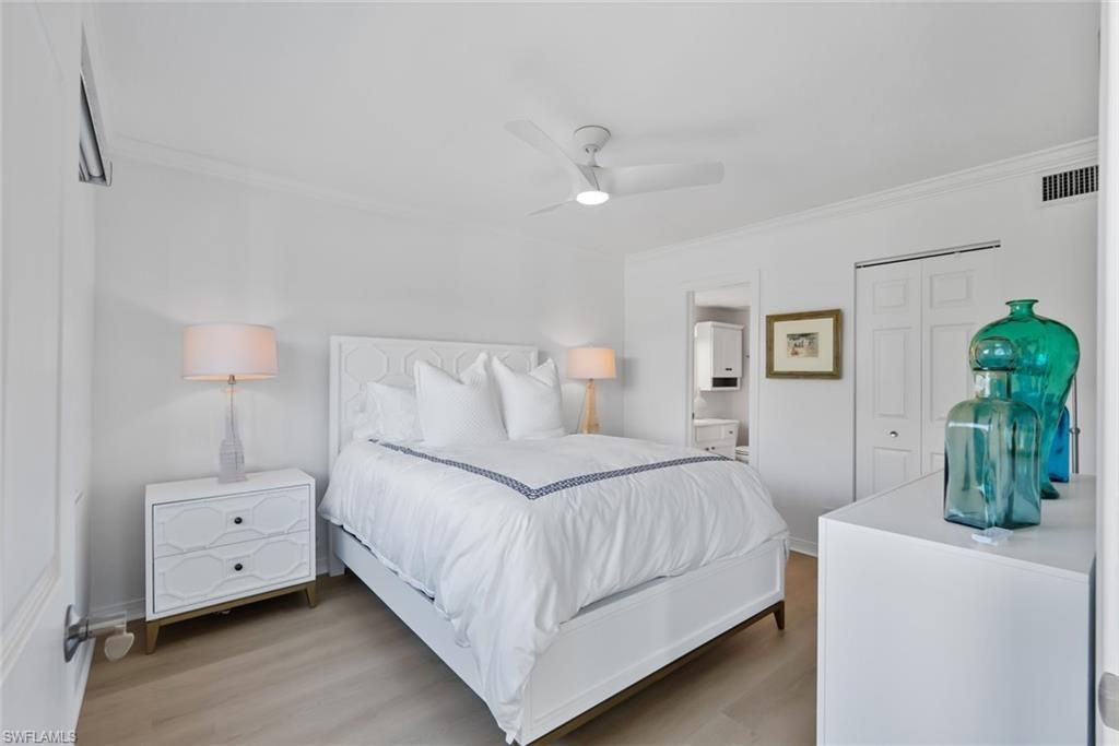 606 Broad Ave S, Unit J606, Naples, FL 34102 Photo