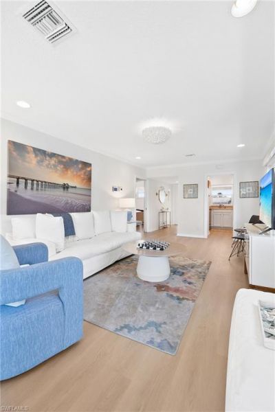 606 Broad Ave S, Unit J606, Naples, FL 34102 Photo