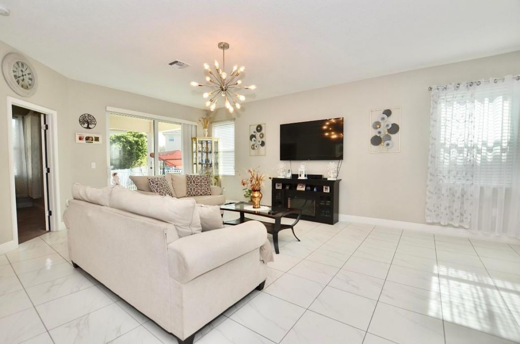 1897 NW Cataluna Circle, Port Saint Lucie, FL 34986 Photo