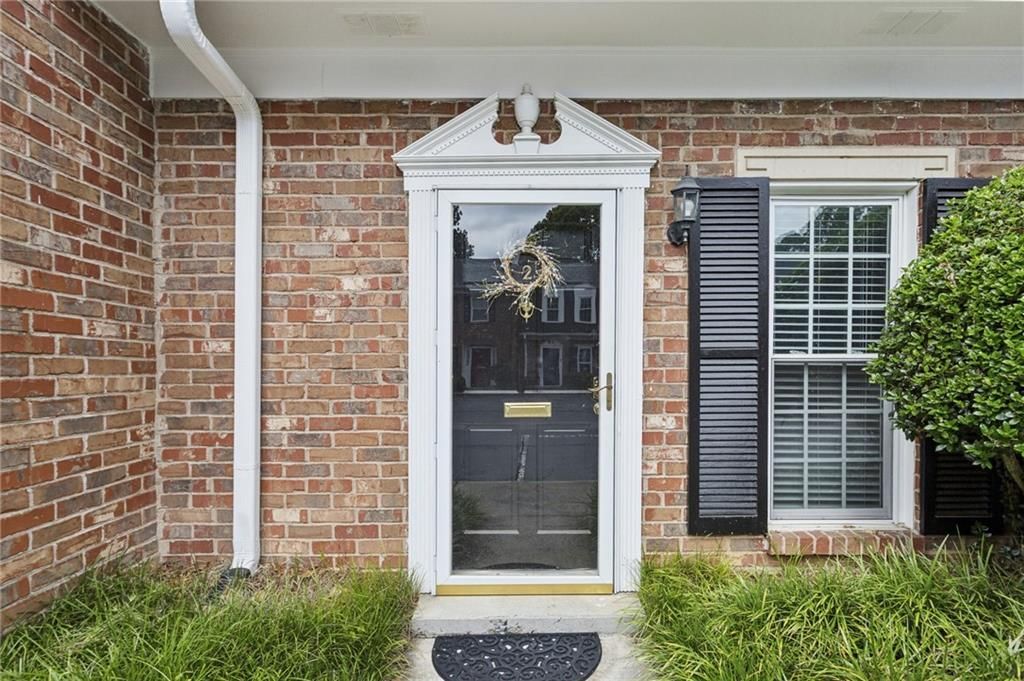 2 Scotland Place Nw, Atlanta, GA 30318 Main Photo