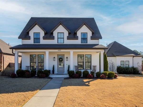4985 E Sagely Lane, Fayetteville, AR 72703