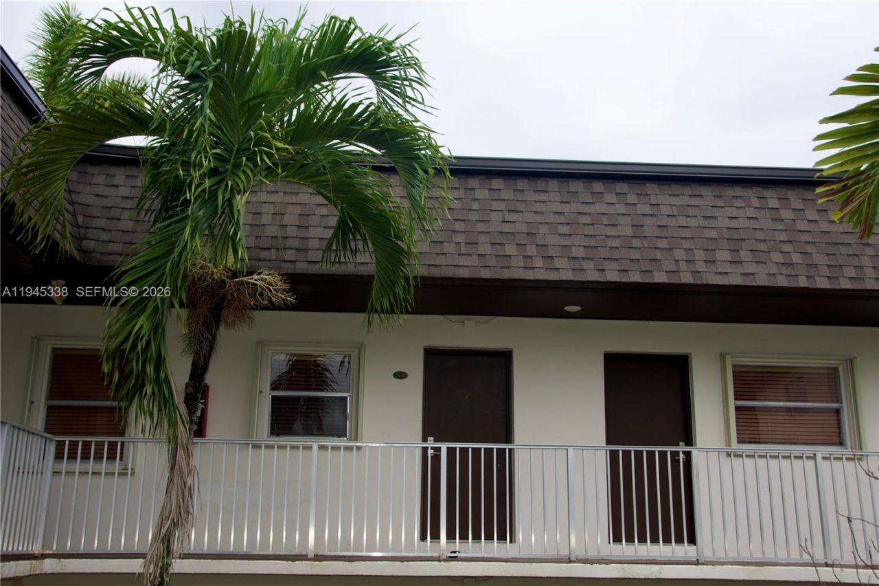 8475 SW 94th St, Unit 203E, Miami, FL 33156 Photo