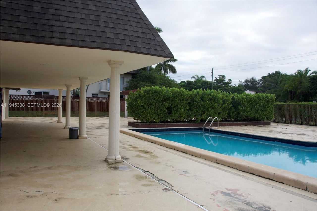 8475 SW 94th St, Unit 203E, Miami, FL 33156 Photo