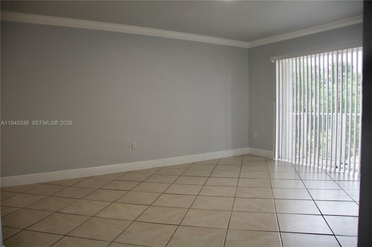 8475 SW 94th St, Unit 203E, Miami, FL 33156 Photo