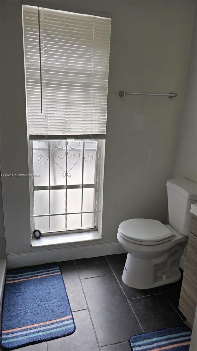 817 NE 214th Ln , Unit 4, Miami, FL 33179 Photo