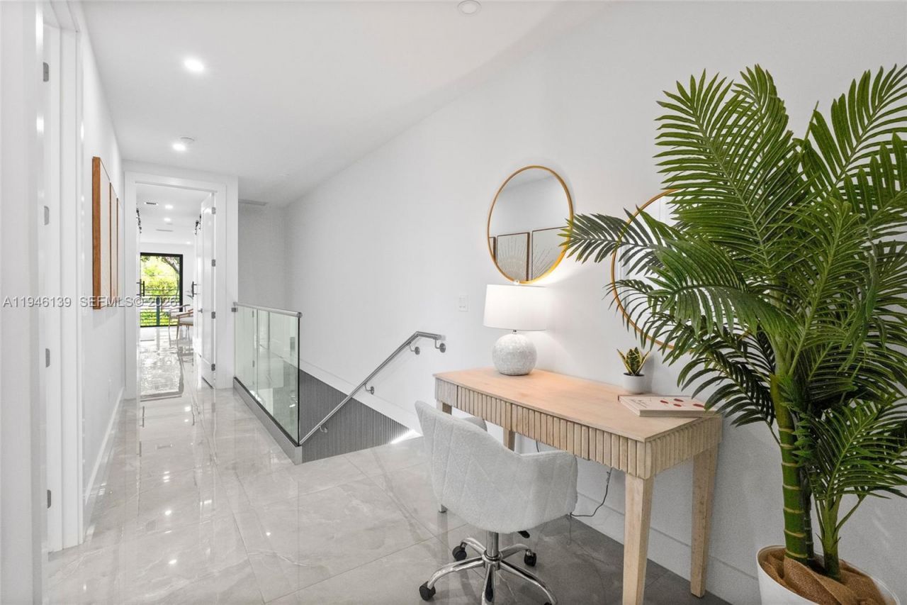 325 SW 16th St, Unit B, Fort Lauderdale, FL 33315 Photo