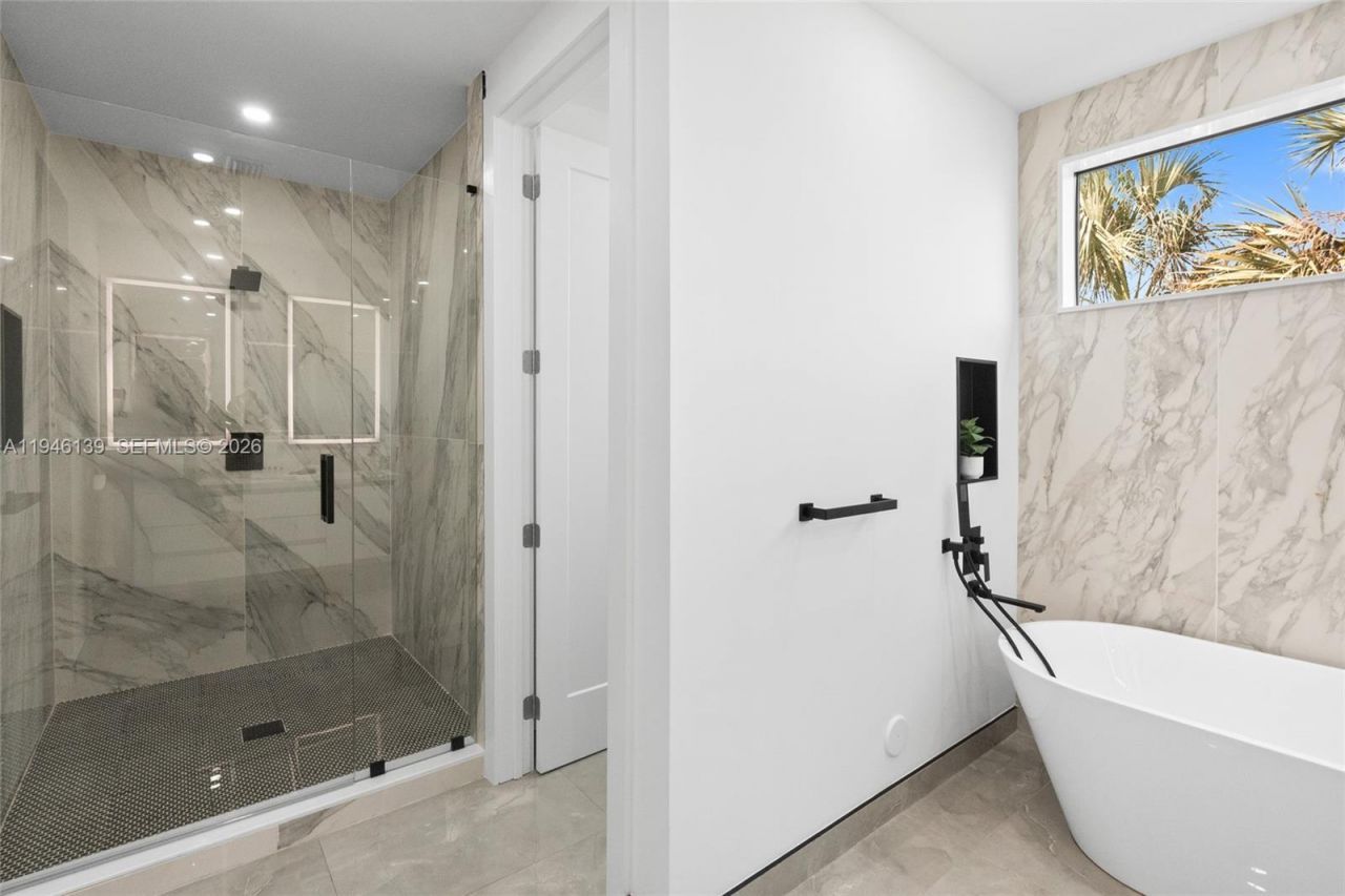 325 SW 16th St, Unit B, Fort Lauderdale, FL 33315 Photo