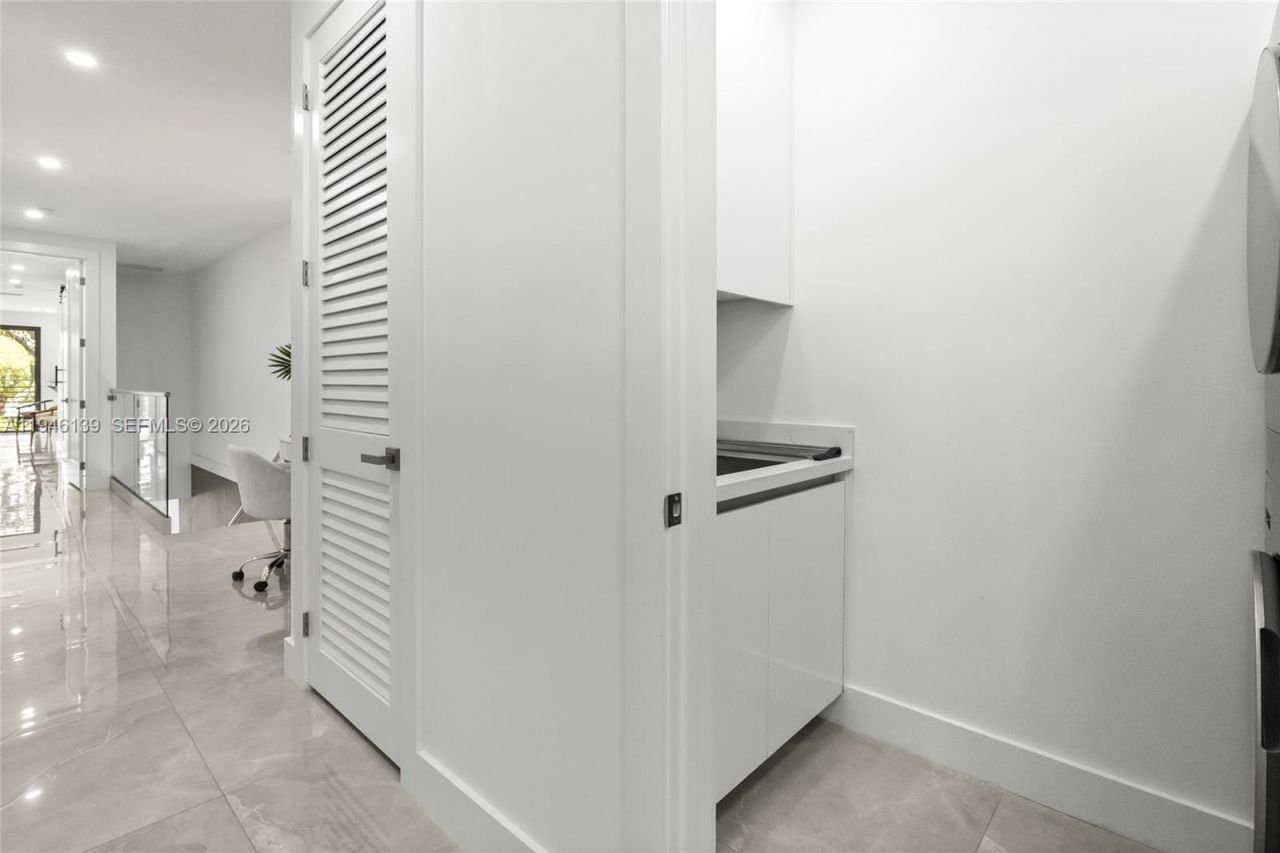 325 SW 16th St, Unit B, Fort Lauderdale, FL 33315 Photo