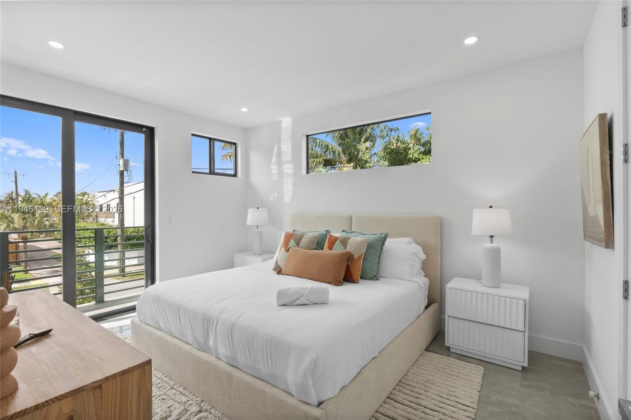 325 SW 16th St, Unit B, Fort Lauderdale, FL 33315 Photo