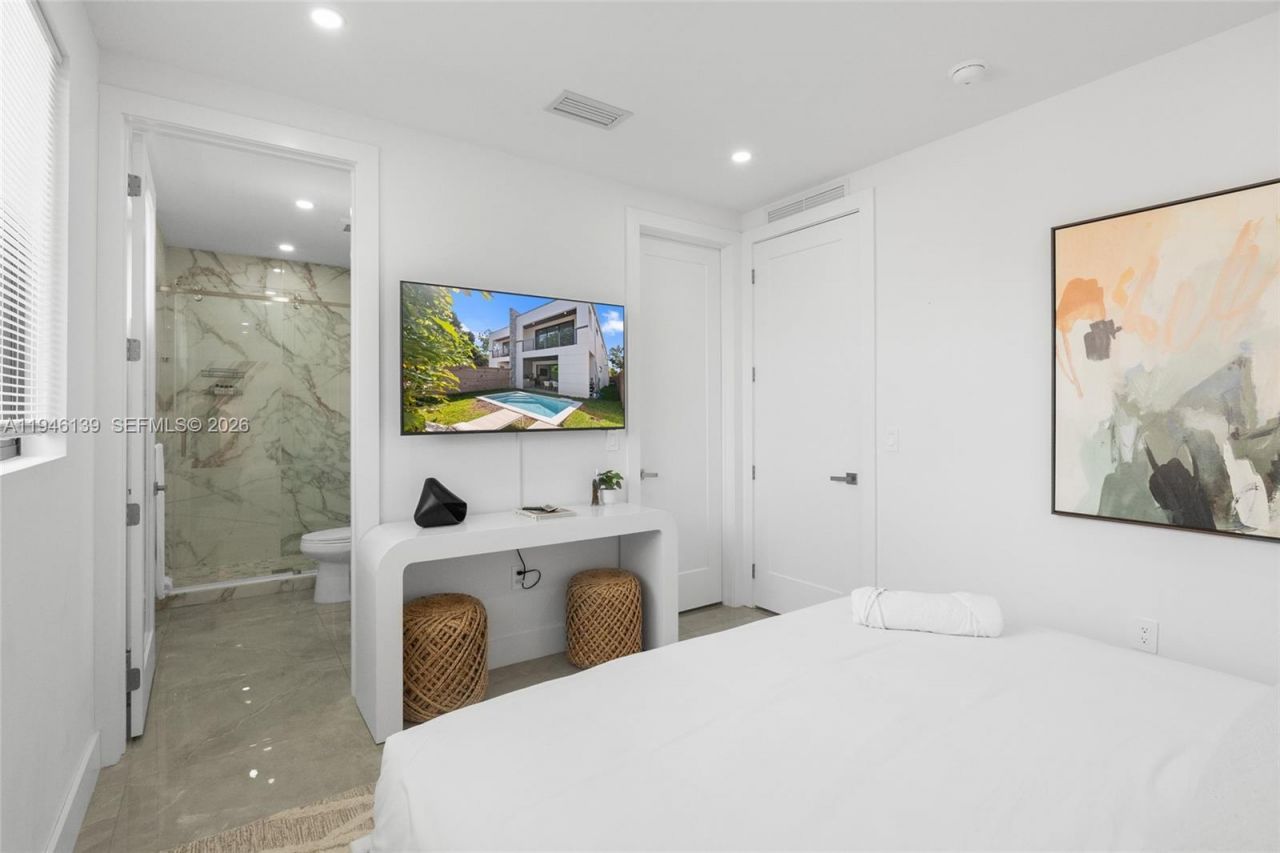 325 SW 16th St, Unit B, Fort Lauderdale, FL 33315 Photo