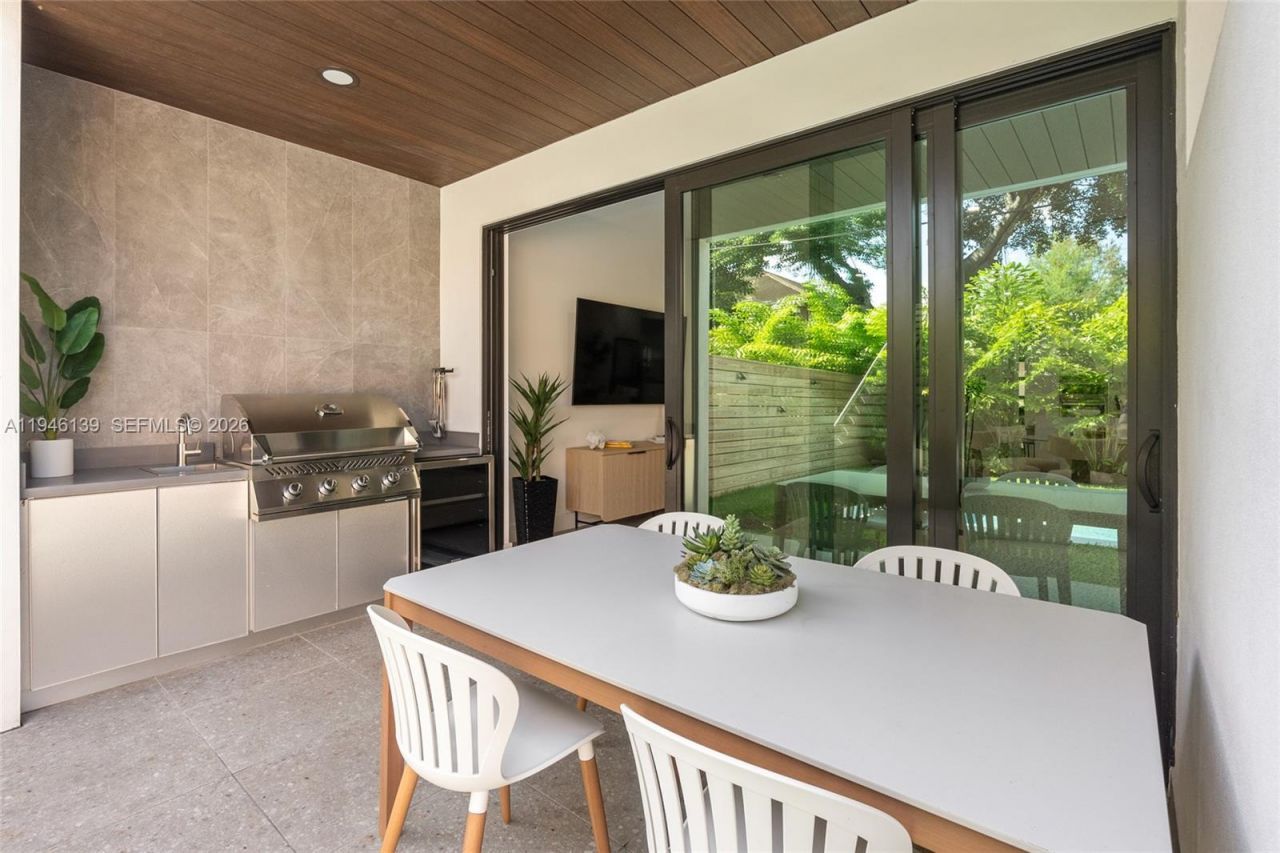 325 SW 16th St, Unit B, Fort Lauderdale, FL 33315 Photo