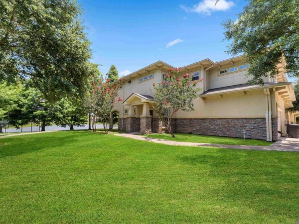 8000 Stonelake Village Ave, Unit #201, Baton Rouge, LA 70820