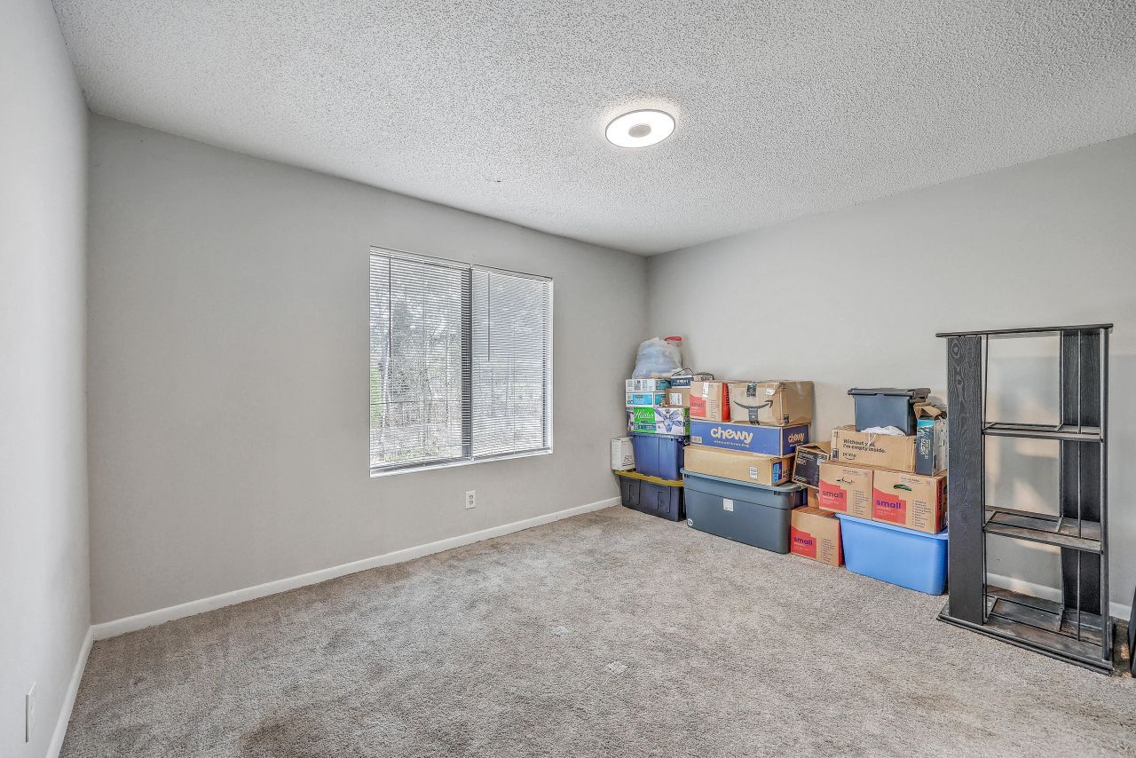 404 Greencastle Drive Photo 10